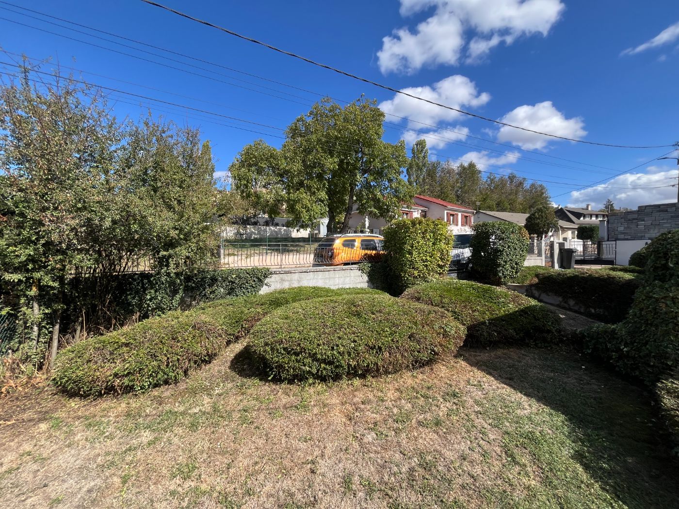 Chantier de Évacuation de déchets verts réalisé à Neuves-Maisons par Lefebvre Paysage, paysagiste du réseau Factotum