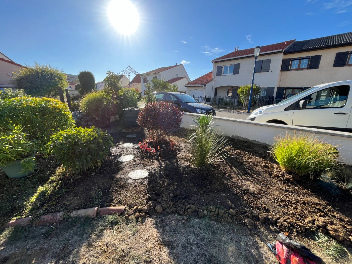 Aménagement d'un espace paysager au fond du jardin, Ludres, réalisé par Lefebvre Paysage