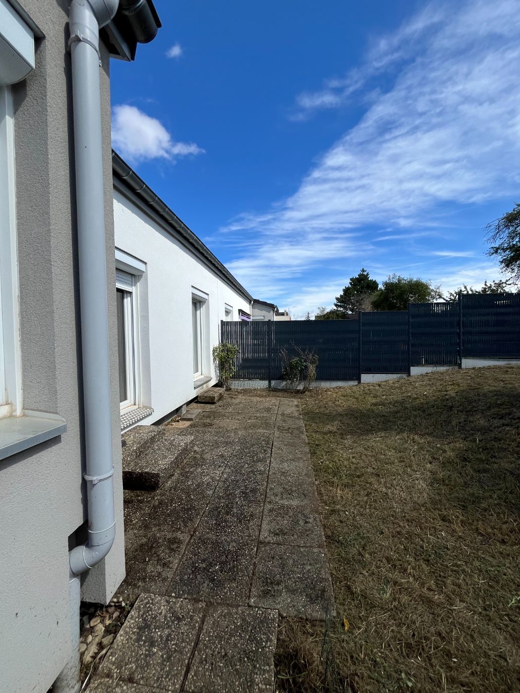 Nettoyage d'une terrasse et débroussaillage d'un jardin avec évacuation des déchets verts, Saulxures-lès-Nancy, réalisé par Lefebvre Paysage