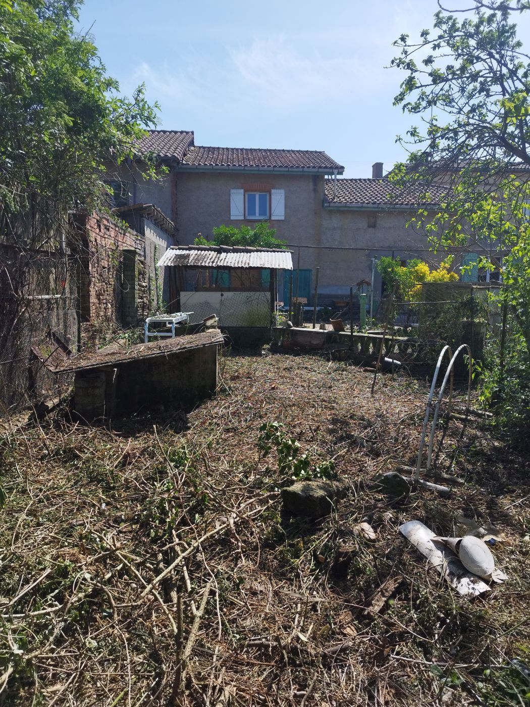 Chantier de Débroussaillage réalisé à Bérat par Pascal le Jardinier, paysagiste du réseau Factotum