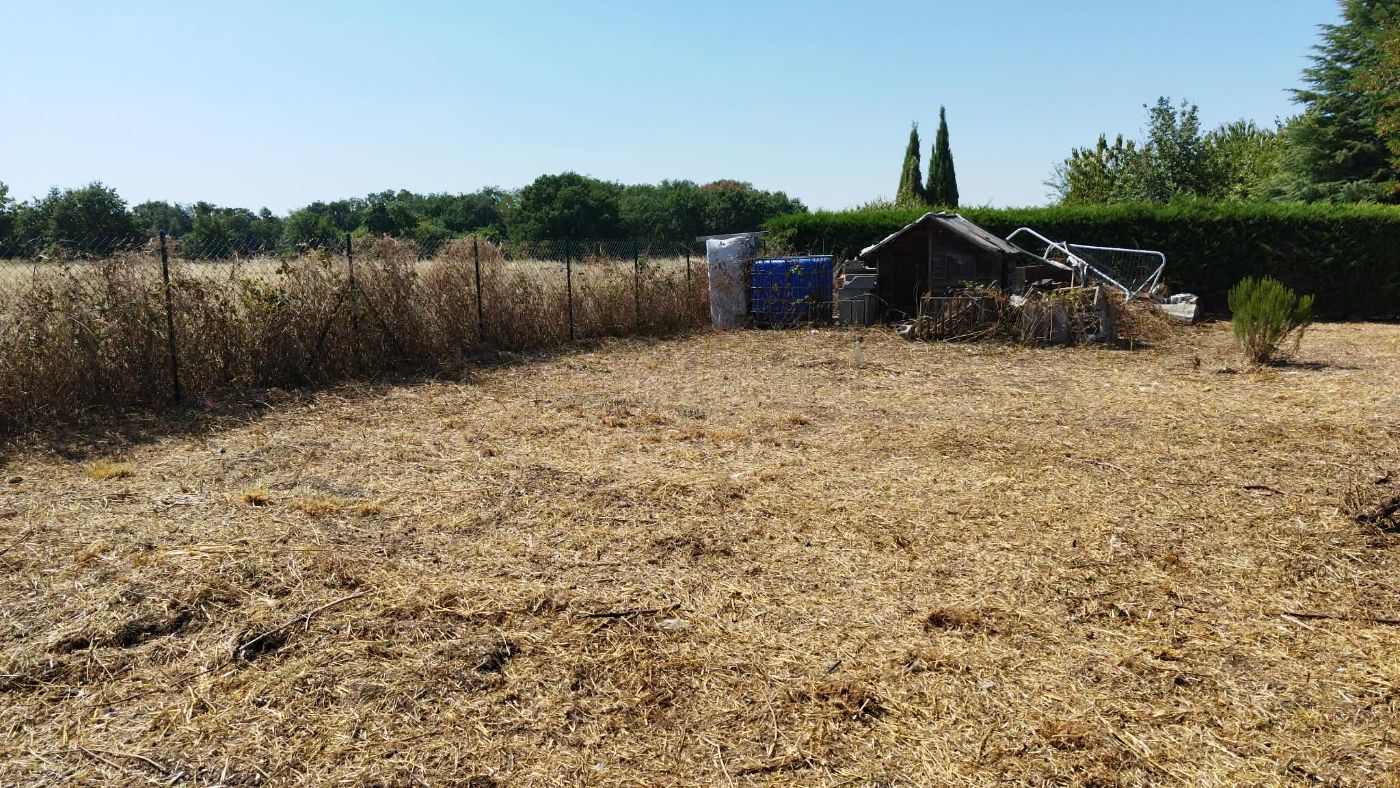 Chantier de Débroussaillage réalisé à Bérat par Pascal le Jardinier, paysagiste du réseau Factotum