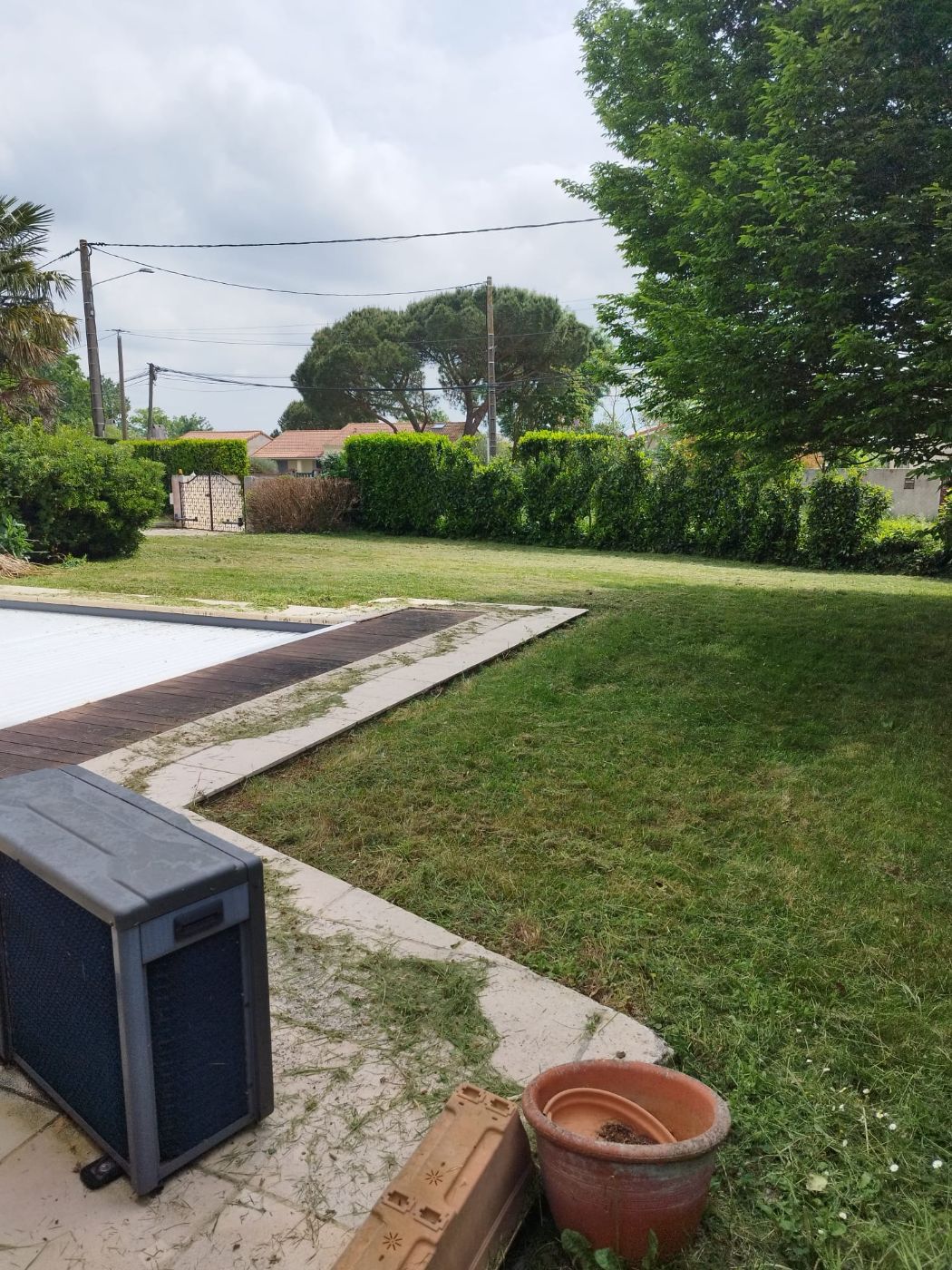 Tonte propriété., Montaigut-sur-Save, réalisé par Pascal le Jardinier