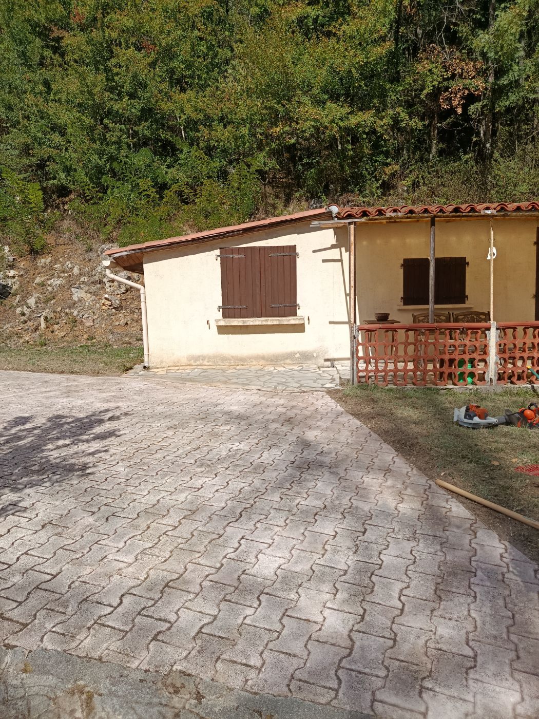 Chantier de Remise en état réalisé à Durban-sur-Arize par Thibaud Zerr, paysagiste du réseau Factotum