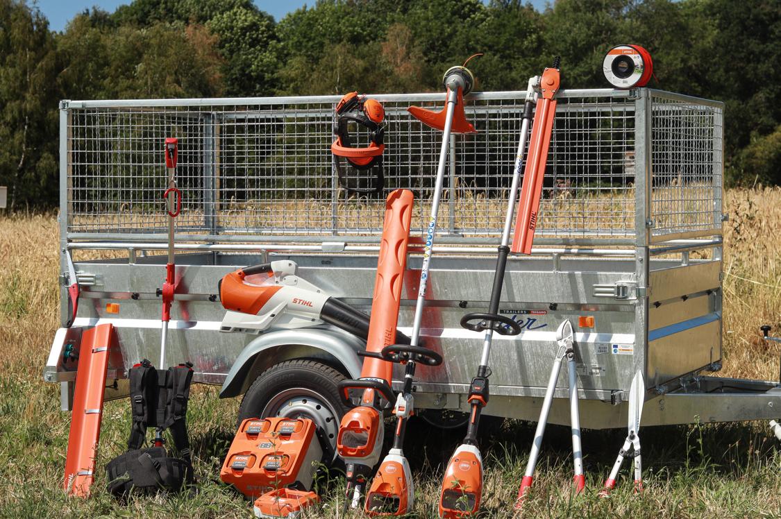 Chantier d'entretien de jardin réalisé par Verdyval, paysagiste du réseau Factotum, près de Gerzat